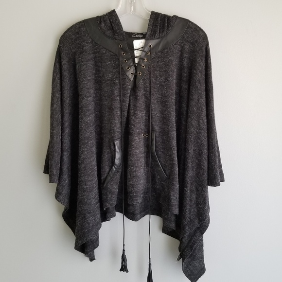 Cecico Jackets & Blazers - 💥NEW💥Cecico Light Weight Poncho Hoodie One Size